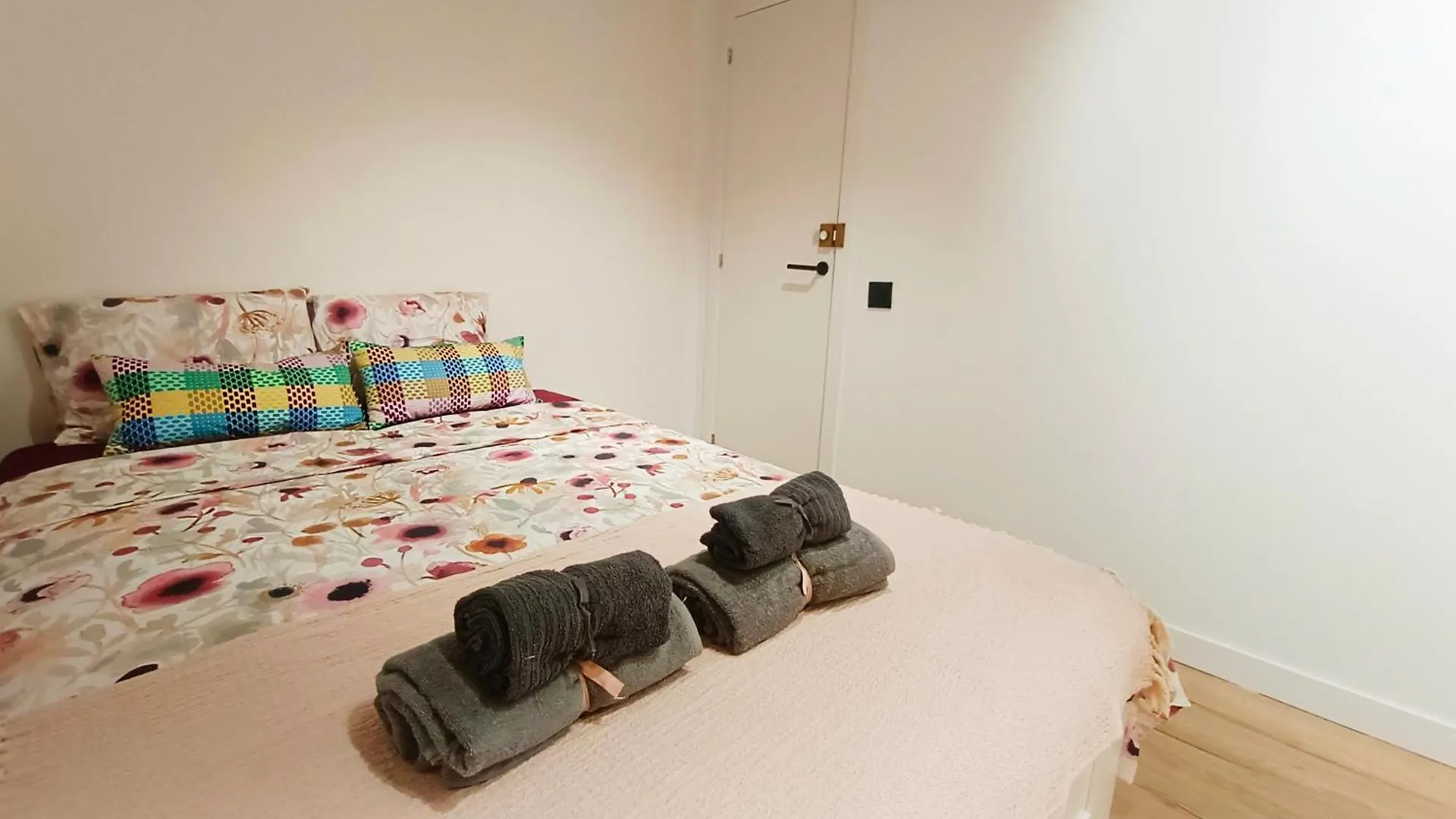 Hostel Private Rooms In Born Barcelona