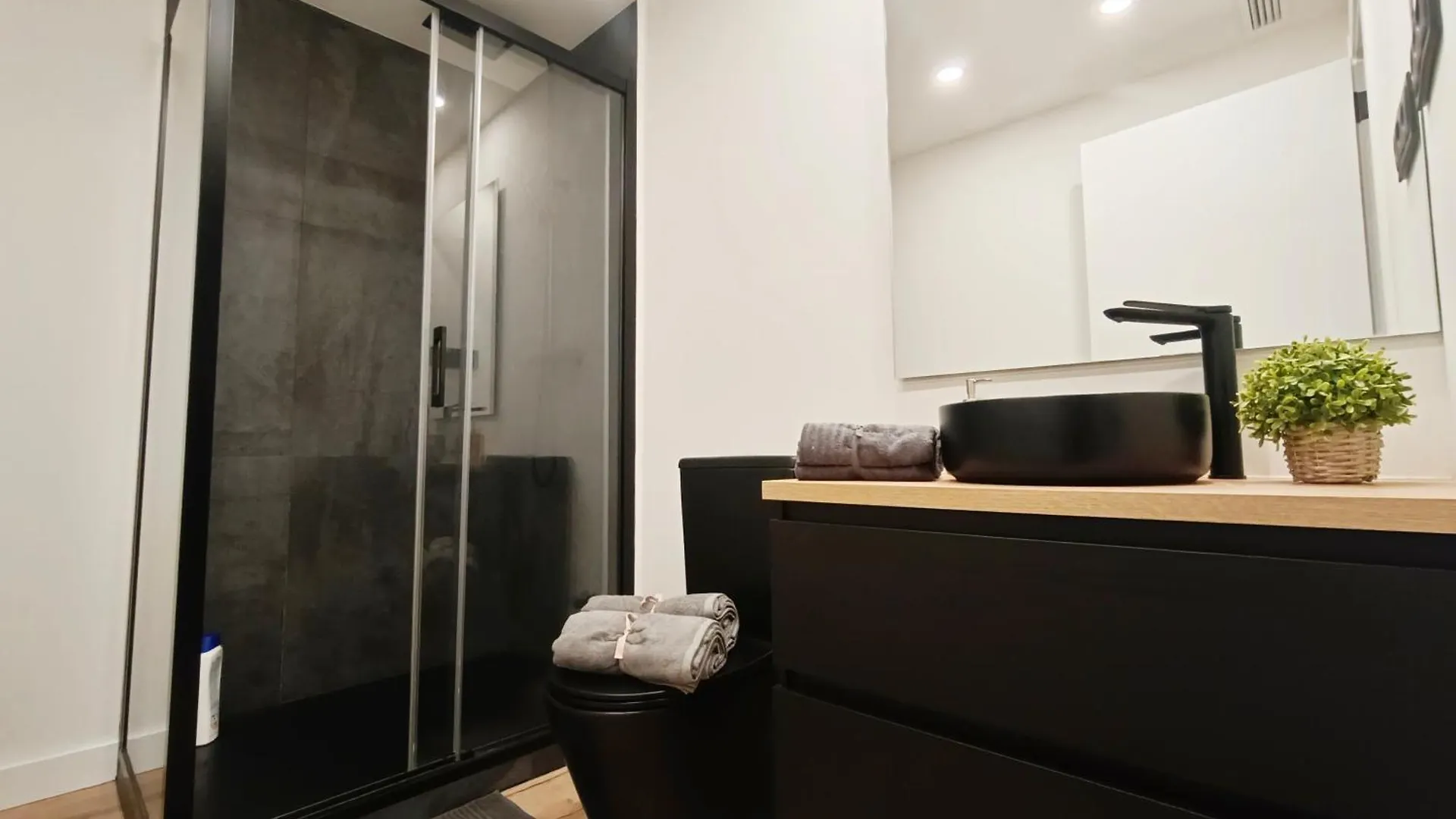 Hostel Private Rooms In Born Barcelona Spain