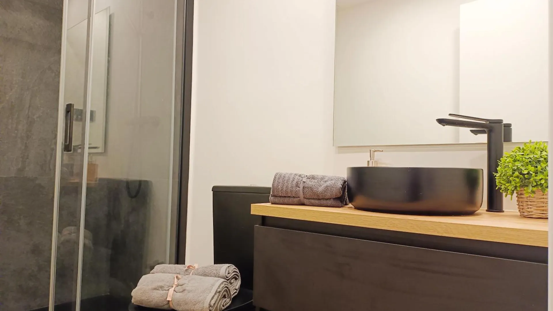 Private Rooms In Born Barcelona 0*,