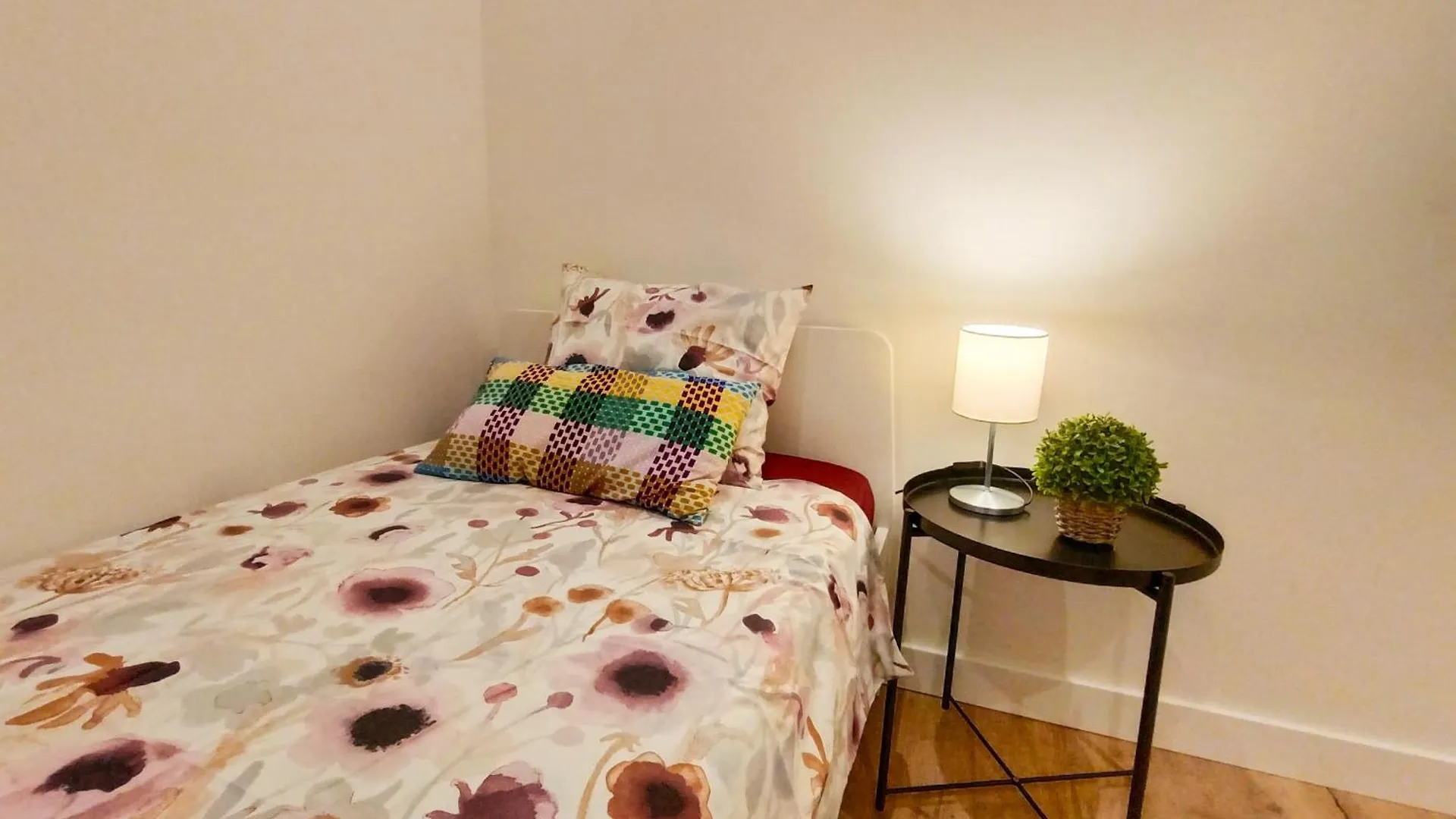 Private Rooms In Born برشلونة 0*,