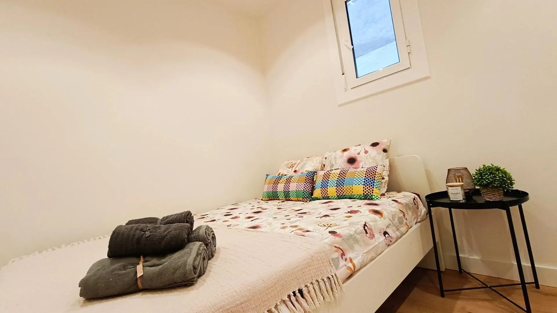 Private Rooms In Born Barcelona Hostel